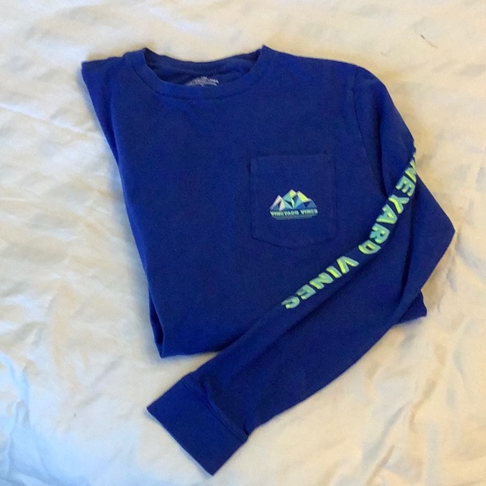 Vineyard Vines glow in the dark tee shirt